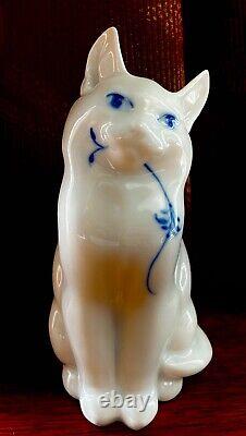 1990s Royal Copenhagen Porcelain Seated CAT Figurine Blue Fluted Plain 5.4 EUC