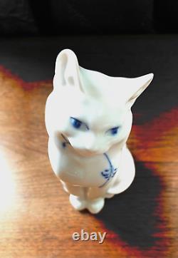 1990s Royal Copenhagen Porcelain Seated CAT Figurine Blue Fluted Plain 5.4 EUC