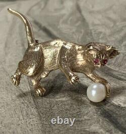 9ct Gold Cat Brooch, Ruby Eyes & Cultured pearl 5.5 grams Antique Art Deco Pin