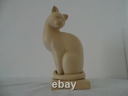 A Beautiful Sculpture Of A Cat In An Art Deco Style (3012)