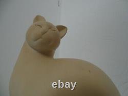 A Beautiful Sculpture Of A Cat In An Art Deco Style (3012)