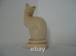 A Beautiful Sculpture Of A Cat In An Art Deco Style (3012)