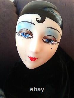 Art Deco Boudoir doll Flapper girl. Vintage 80's. 29 black dress cat eyes