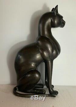 Art Deco patinated bronze cat original in good condition
