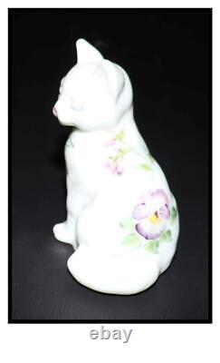 Fenton Glass Cat Figurine #5165 Violets In The Snow Hand Painted & Signed