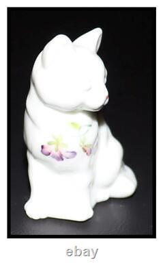 Fenton Glass Cat Figurine #5165 Violets In The Snow Hand Painted & Signed