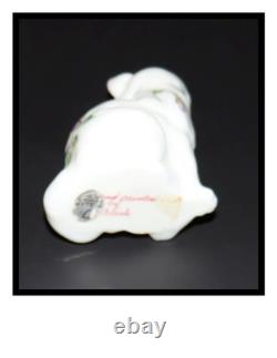 Fenton Glass Cat Figurine #5165 Violets In The Snow Hand Painted & Signed