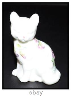 Fenton Glass Cat Figurine #5165 Violets In The Snow Hand Painted & Signed