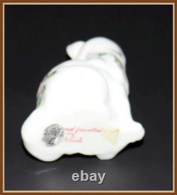 Fenton Glass Cat Figurine #5165 Violets In The Snow Hand Painted & Signed