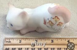 Fenton Pouncing Kitten /Cat White Satin 1985 Peach Meadow Blooms Vintage