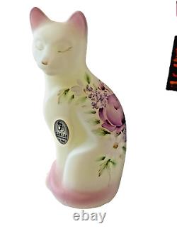 Fenton Stylized Cat Pink Roses Satin White