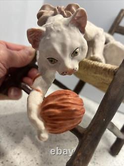 GIUSEPPE ARMANI Playful Hairless Cat Playing yarn hanging off chair ITALY statue