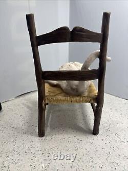 GIUSEPPE ARMANI Playful Hairless Cat Playing yarn hanging off chair ITALY statue