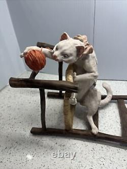 GIUSEPPE ARMANI Playful Hairless Cat Playing yarn hanging off chair ITALY statue