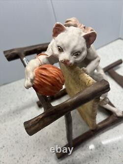 GIUSEPPE ARMANI Playful Hairless Cat Playing yarn hanging off chair ITALY statue