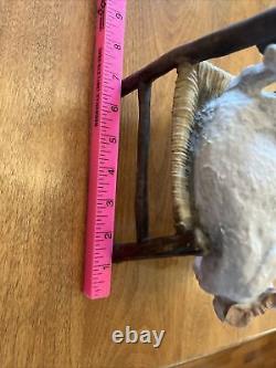 GIUSEPPE ARMANI Playful Hairless Cat Playing yarn hanging off chair ITALY statue