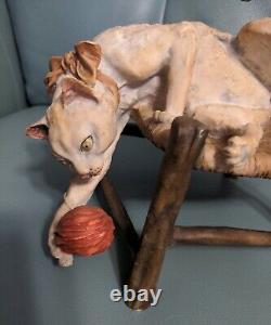 Giuseppe Armani Figurine Cat Playing With Ball Of Yarn On Chair Italy