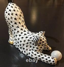 HEREND Hungary Porcelain Cat Kitten Ball Tail Up Gold Black Fishnet Figurine m