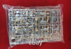 Hasegawa 64119-1/20 Ma. K FALKE Bomber Cat with 2 Figs & Cloth Patch-USA Seller