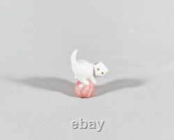 Herend, Little White Kitty Cat, Miniature Handpainted Porcelain Figurine (i211)