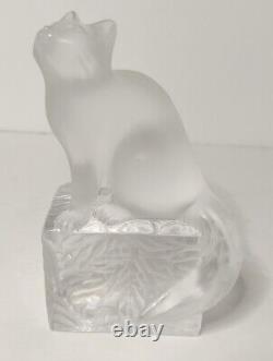 LALIQUE CAT FIGURINE ON CLEAR FROSTED BASE SIGNED MADE IN FRANCE Looking Up