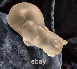 LALIQUE CRYSTAL CAT #11602 (Chat Couche) Crouching Cat