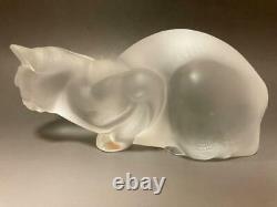 LALIQUE Cat lying down Signed Crystal Glass Object / Figurine / Antique