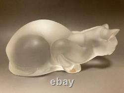 LALIQUE Cat lying down Signed Crystal Glass Object / Figurine / Antique