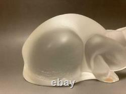 LALIQUE Cat lying down Signed Crystal Glass Object / Figurine / Antique