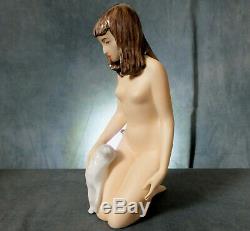LOVELY SIGNED ROYAL DUX ART DECO FIGURE of a NAKED YOUNG WOMAN WITH CAT