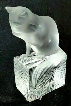 Lalique France Crystal Cat on Pedestal Frosted Cleaning Time Signed 11677 Mint