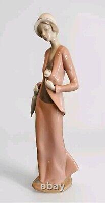 Lladro Nao'Autumn Stroll' 1232 Spain 12 Woman with Cat Retired MINT No Orig Box