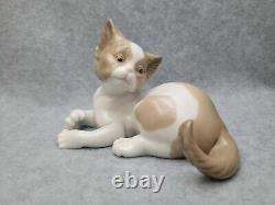 Lladro Vintage Porcelain Figurine Statue Cat Animal Figure Spain Marked Deco