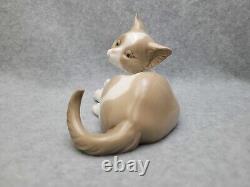 Lladro Vintage Porcelain Figurine Statue Cat Animal Figure Spain Marked Deco