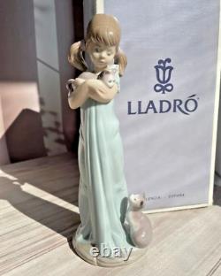 Lladro Vintage Porcelain Figurine Statue Girl with Cats Figure Spain Marked Deco