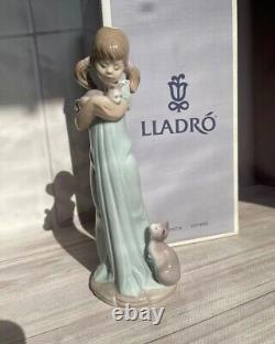 Lladro Vintage Porcelain Figurine Statue Girl with Cats Figure Spain Marked Deco