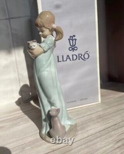 Lladro Vintage Porcelain Figurine Statue Girl with Cats Figure Spain Marked Deco