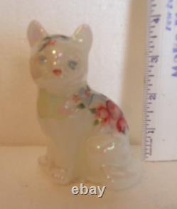 ++ Look Fenton Glass Floral Cat Handpainted And Signed Figurine Display ++