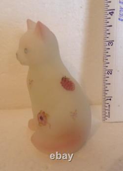 ++ Look Fenton Glass Floral Cat Handpainted And Signed Figurine Display ++