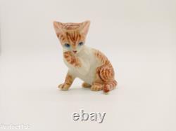 Lot of 4 miniature Kitten Cat ceramics figurine animals porcelain valentine gift