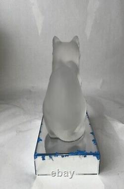 Pair Lalique France Frosted Crystal Sitting Crouching Cat Figures