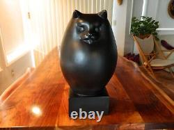 Persian Fat Cat Sculpture by Richard H. Recchia No scratches Excellent Condition