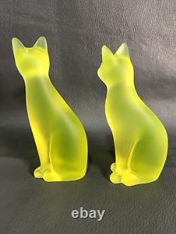 Rare Art Deco H. Hoffmann by Lalique Pair Figurines Cats Uranium Vaseline Glass