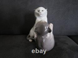 Royal Copenhagen Figurine Porcelain Old Cats 1025