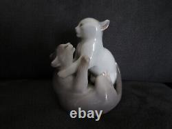 Royal Copenhagen Figurine Porcelain Old Cats 1025