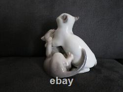 Royal Copenhagen Figurine Porcelain Old Cats 1025