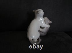 Royal Copenhagen Figurine Porcelain Old Cats 1025