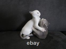 Royal Copenhagen Figurine Porcelain Old Cats 1025