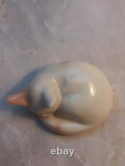 Royal Copenhagen Miniature Collection Sleeping White Cat #678-Denmark EUC