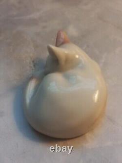 Royal Copenhagen Miniature Collection Sleeping White Cat #678-Denmark EUC